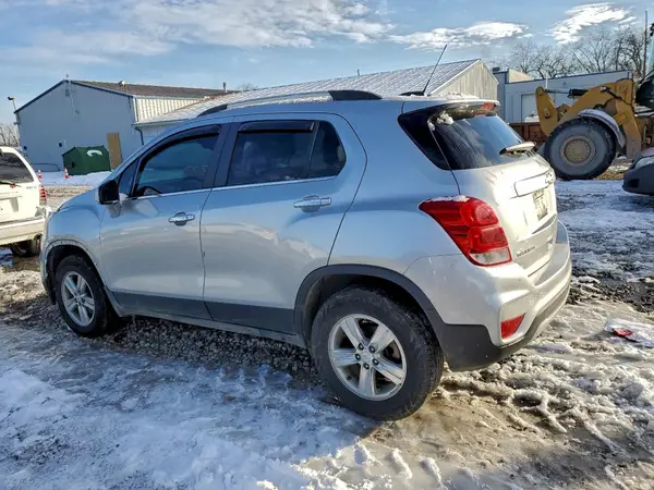 KL7CJPSB4KB890766 2019 CHEVROLET TRAX - Image 2