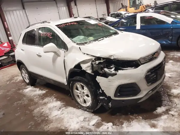 KL7CJPSB4KB904973 2019 CHEVROLET TRAX - Image 1
