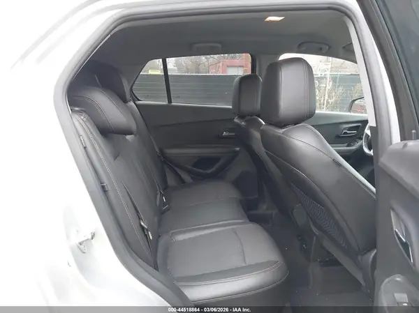 KL7CJPSB4KB909929 2019 CHEVROLET TRAX - Image 8