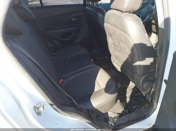 KL7CJPSB4KB923300 2019 CHEVROLET TRAX - Image 8