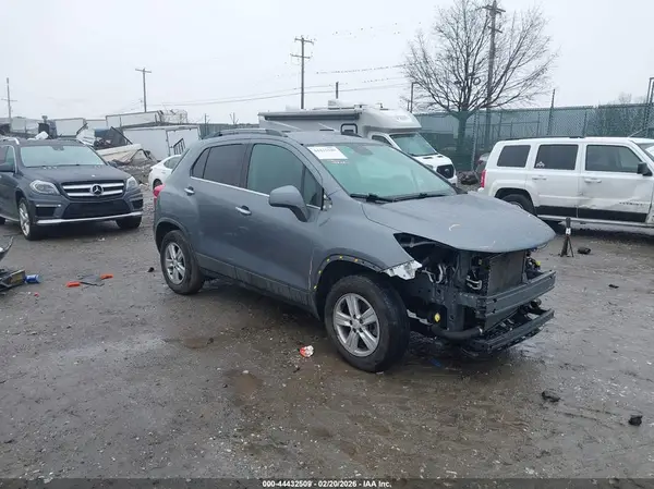 KL7CJPSB4KB936614 2019 CHEVROLET TRAX - Image 1