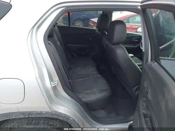 KL7CJPSB4KB952473 2019 CHEVROLET TRAX - Image 8