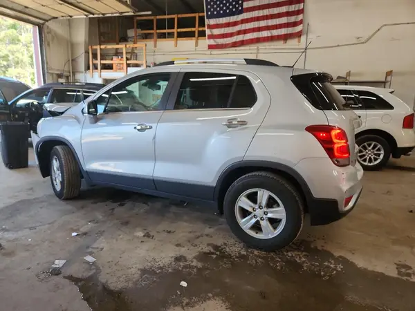 KL7CJPSB4KB954322 2019 CHEVROLET TRAX - Image 2