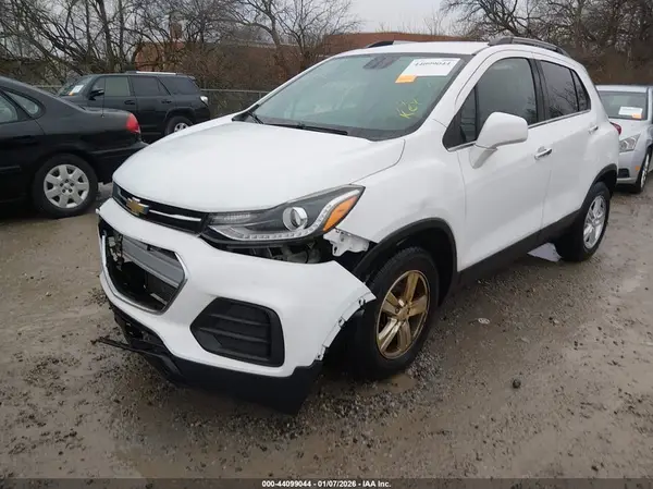 KL7CJPSB4LB000445 2020 CHEVROLET TRAX - Image 2