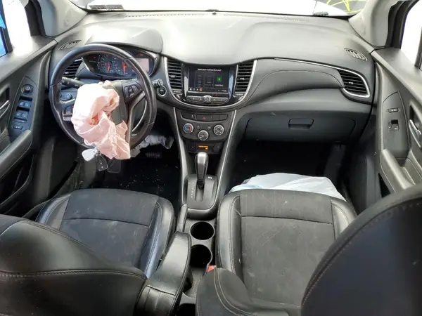 KL7CJPSB4LB001689 2020 CHEVROLET TRAX - Image 8