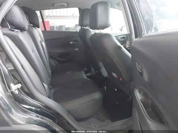KL7CJPSB4LB002244 2020 CHEVROLET TRAX - Image 8