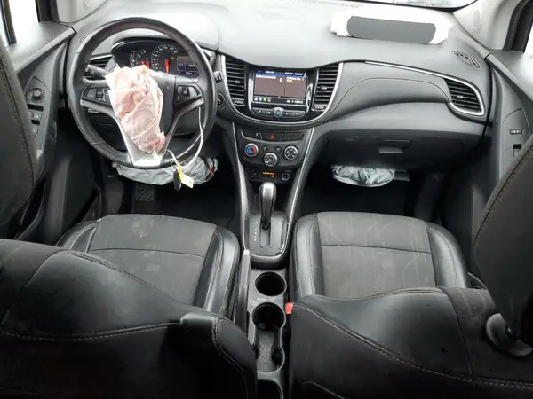 KL7CJPSB4LB003605 2020 CHEVROLET TRAX - Image 8