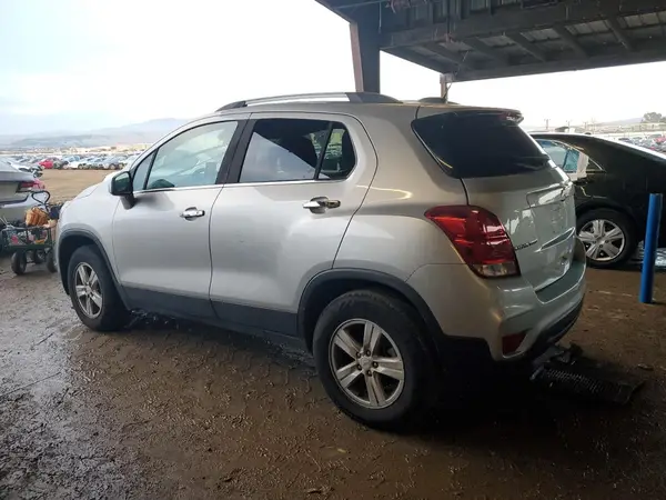 KL7CJPSB4LB007833 2020 CHEVROLET TRAX - Image 2