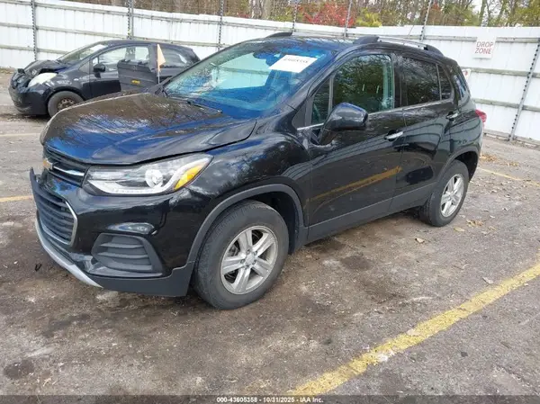 KL7CJPSB4LB008562 2020 CHEVROLET TRAX - Image 2