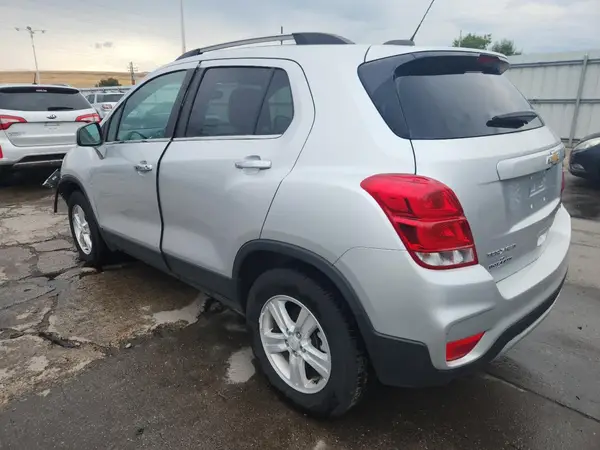 KL7CJPSB4LB025362 2020 CHEVROLET TRAX - Image 2