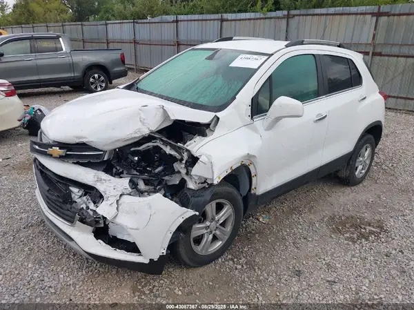 KL7CJPSB4LB064131 2020 CHEVROLET TRAX - Image 2