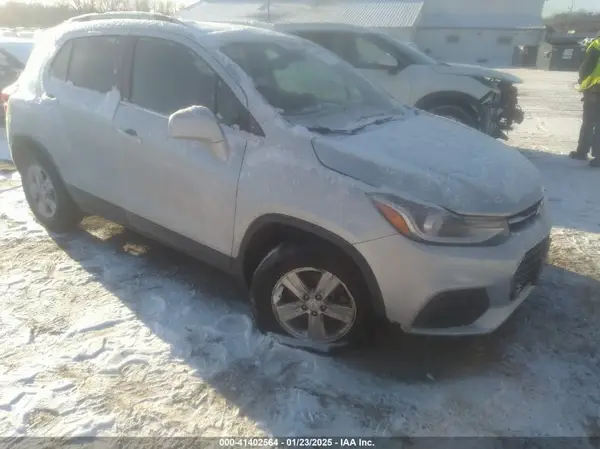 KL7CJPSB4LB319599 2020 CHEVROLET TRAX - Image 1