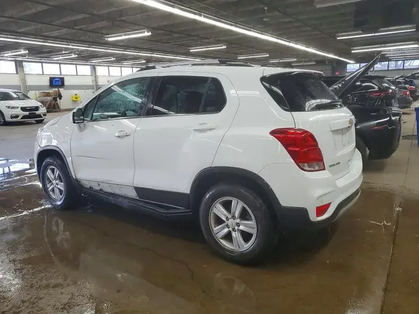 KL7CJPSB4LB320283 2020 CHEVROLET TRAX - Image 2