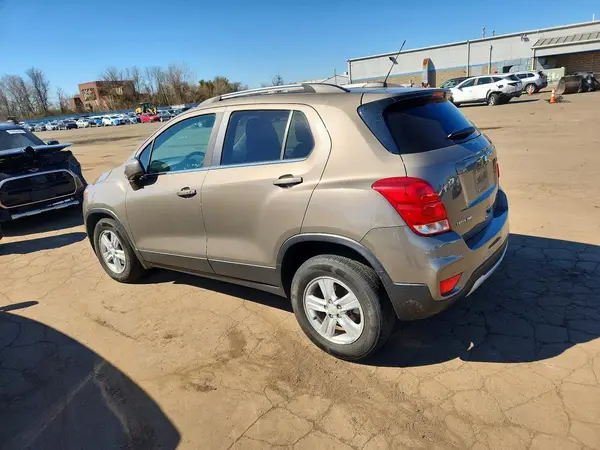 KL7CJPSB4LB332773 2020 CHEVROLET TRAX - Image 2