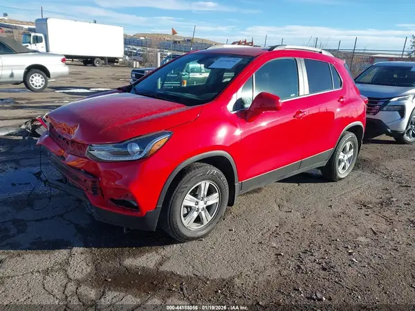 KL7CJPSB4LB349153 2020 CHEVROLET TRAX - Image 2