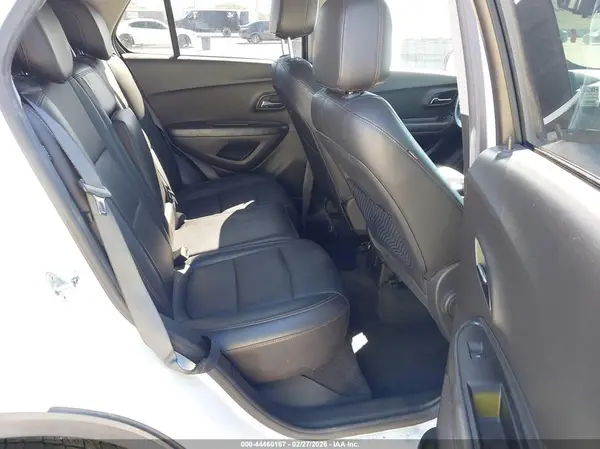 KL7CJPSB4MB308216 2021 CHEVROLET TRAX - Image 3