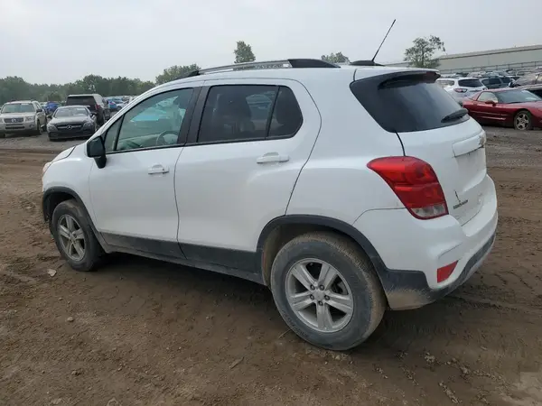 KL7CJPSB4MB321273 2021 CHEVROLET TRAX - Image 2