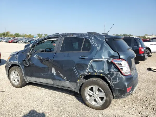 KL7CJPSB4MB322617 2021 CHEVROLET TRAX - Image 2