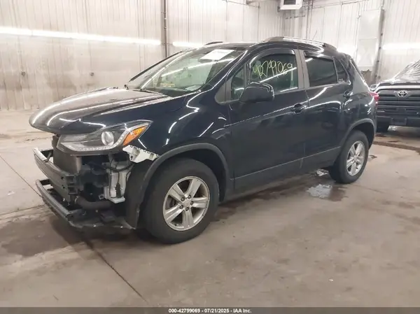 KL7CJPSB4MB322908 2021 CHEVROLET TRAX - Image 2