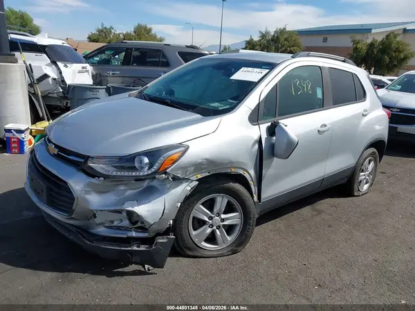 KL7CJPSB4MB324755 2021 CHEVROLET TRAX - Image 2