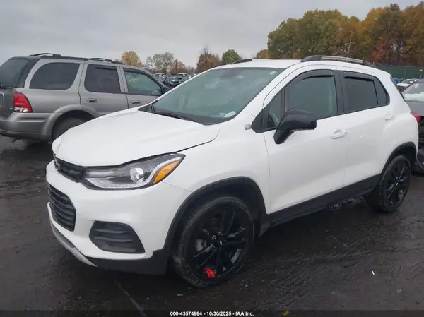 KL7CJPSB4MB340485 2021 CHEVROLET TRAX - Image 2