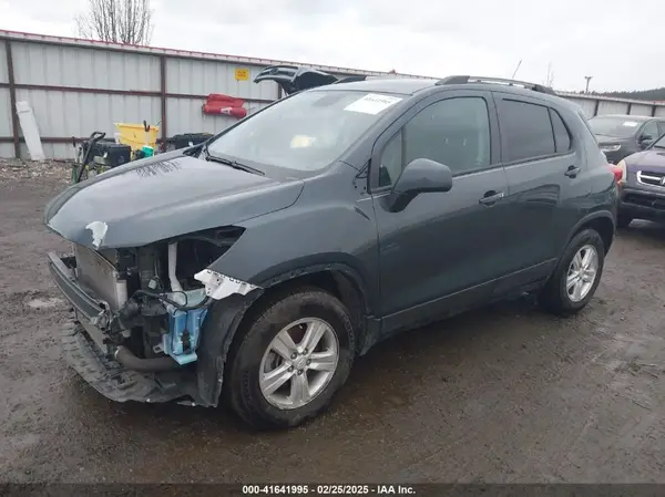 KL7CJPSB4MB346304 2021 CHEVROLET TRAX - Image 2
