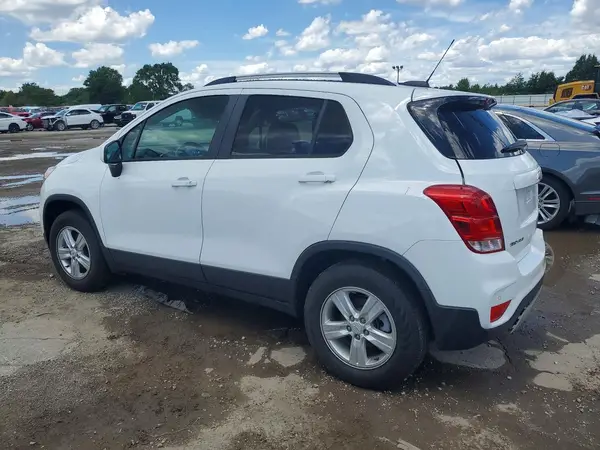 KL7CJPSB4MB349431 2021 CHEVROLET TRAX - Image 2