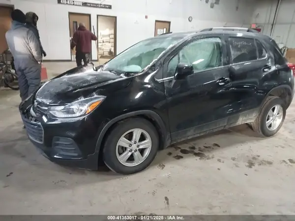 KL7CJPSB4MB357111 2021 CHEVROLET TRAX - Image 2