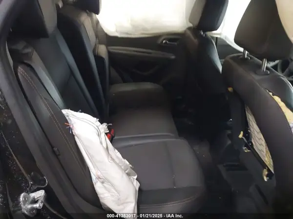 KL7CJPSB4MB357111 2021 CHEVROLET TRAX - Image 8