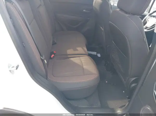 KL7CJPSB5GB605967 2016 CHEVROLET TRAX - Image 8