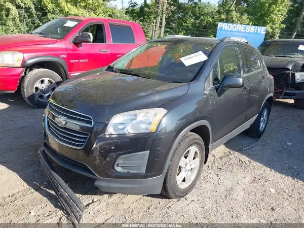 KL7CJPSB5GB641187 2016 CHEVROLET TRAX - Image 2