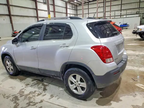 KL7CJPSB5GB647149 2016 CHEVROLET TRAX - Image 2