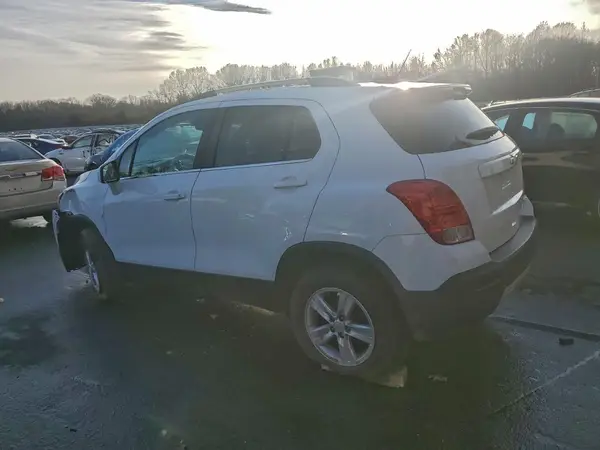 KL7CJPSB5GB648835 2016 CHEVROLET TRAX - Image 2