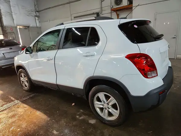 KL7CJPSB5GB651265 2016 CHEVROLET TRAX - Image 2