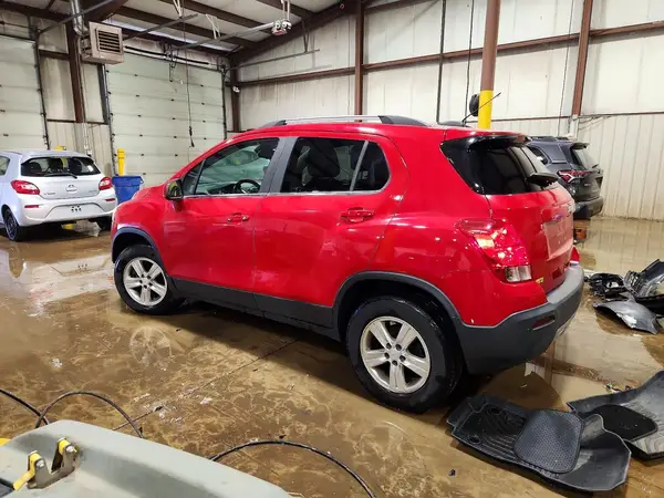 KL7CJPSB5GB755853 2016 CHEVROLET TRAX - Image 2