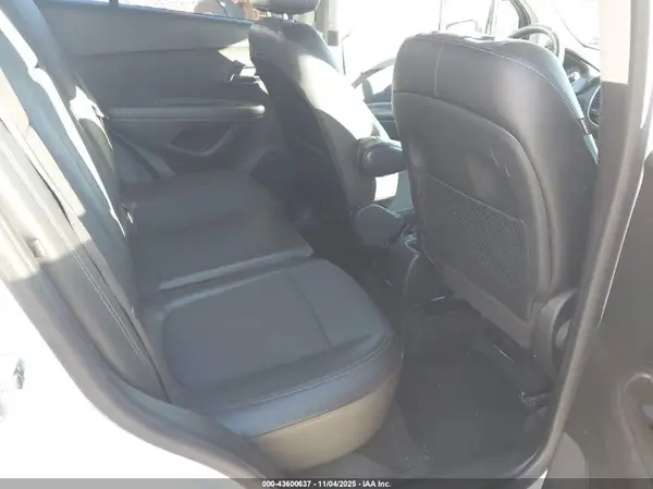 KL7CJPSB5HB220653 2017 CHEVROLET TRAX - Image 8