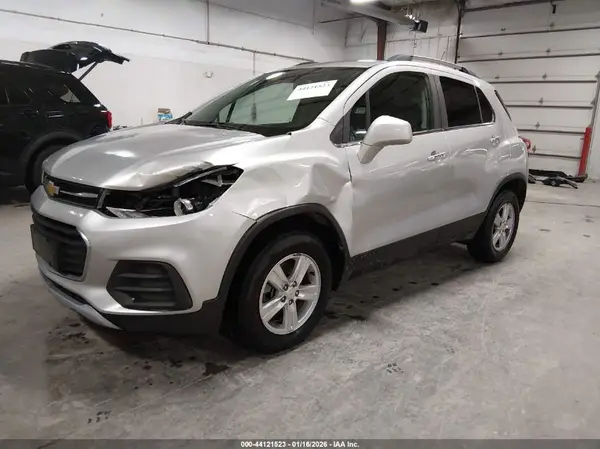 KL7CJPSB5HB220748 2017 CHEVROLET TRAX - Image 2