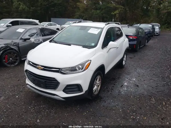KL7CJPSB5HB241180 2017 CHEVROLET TRAX - Image 2