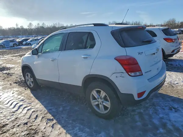 KL7CJPSB5JB521137 2018 CHEVROLET TRAX - Image 2