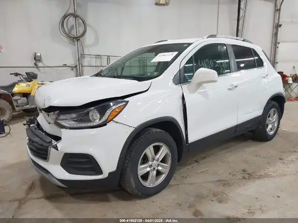 KL7CJPSB5JB546359 2018 CHEVROLET TRAX - Image 2