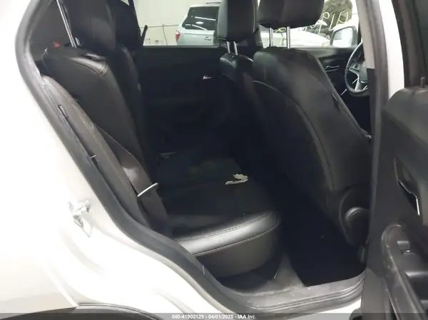 KL7CJPSB5JB546359 2018 CHEVROLET TRAX - Image 8