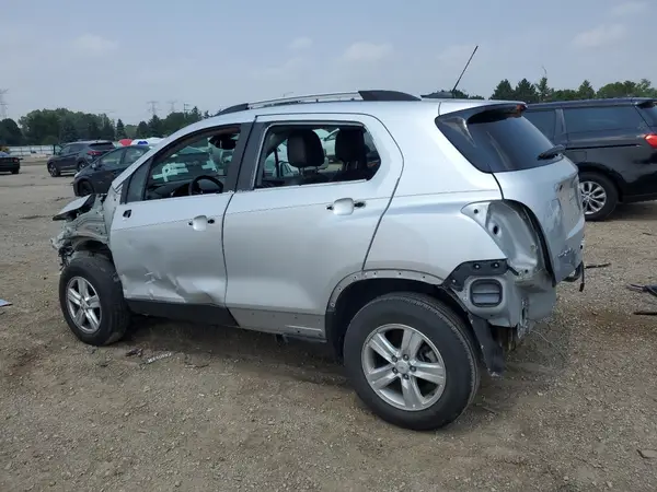 KL7CJPSB5JB550458 2018 CHEVROLET TRAX - Image 2