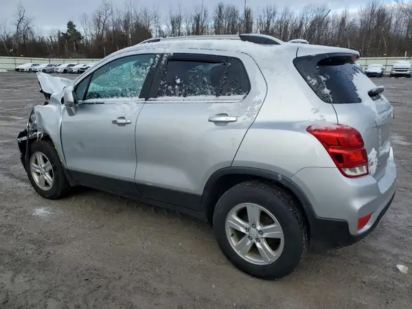 KL7CJPSB5JB580656 2018 CHEVROLET TRAX - Image 2