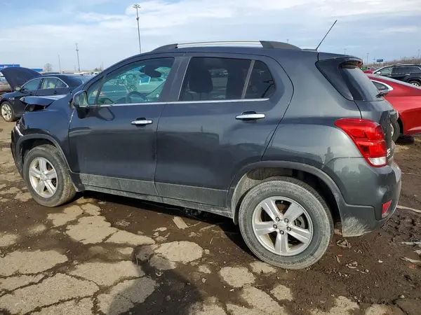 KL7CJPSB5JB602736 2018 CHEVROLET TRAX - Image 2