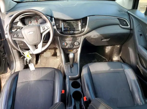 KL7CJPSB5JB602736 2018 CHEVROLET TRAX - Image 8