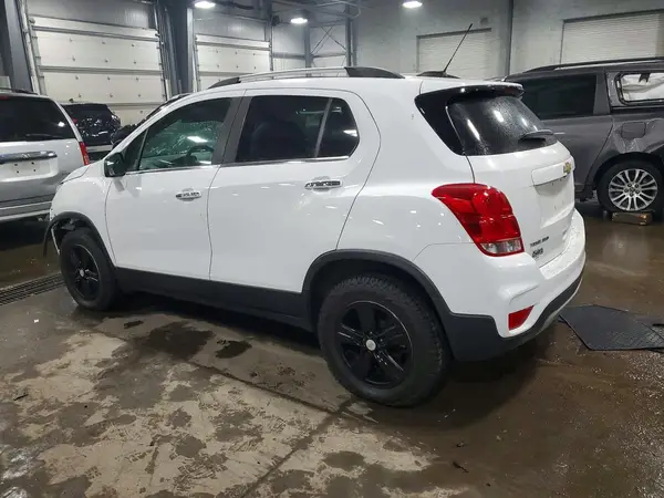 KL7CJPSB5JB612599 2018 CHEVROLET TRAX - Image 2