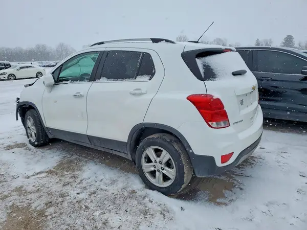 KL7CJPSB5JB649510 2018 CHEVROLET TRAX - Image 2