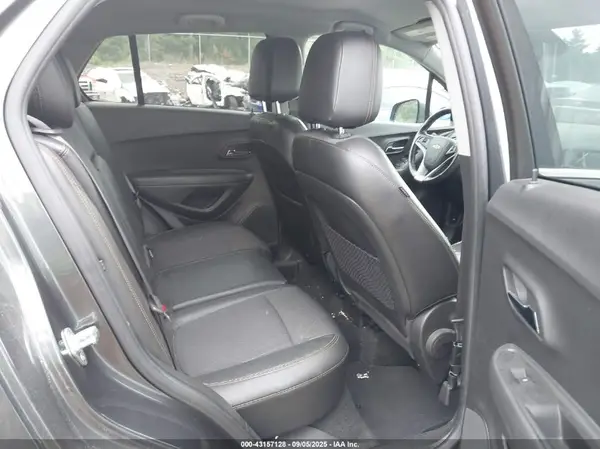 KL7CJPSB5JB666081 2018 CHEVROLET TRAX - Image 8