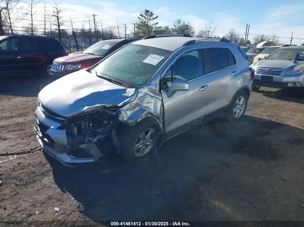 KL7CJPSB5JB681454 2018 CHEVROLET TRAX - Image 2