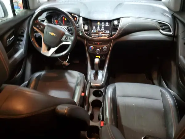 KL7CJPSB5JB682037 2018 CHEVROLET TRAX - Image 8